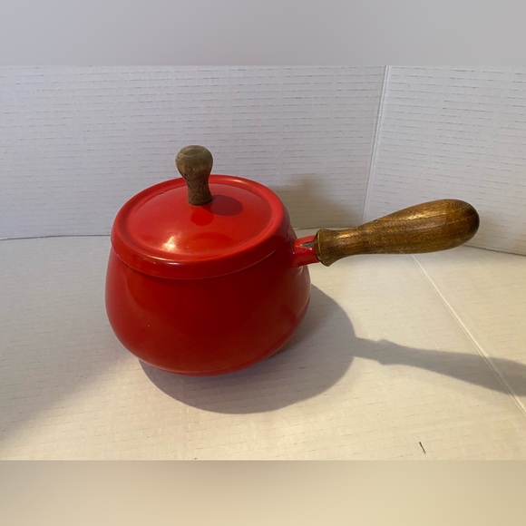 Red enamel VTG rustic fondue pot saucepan - Picture 2 of 9